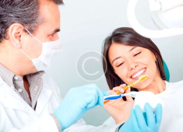 Dentist’s Healthy Teeth Holiday Wish List